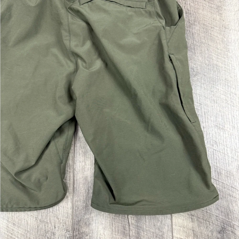 North Face Mens Olive Hiking Shorts‎